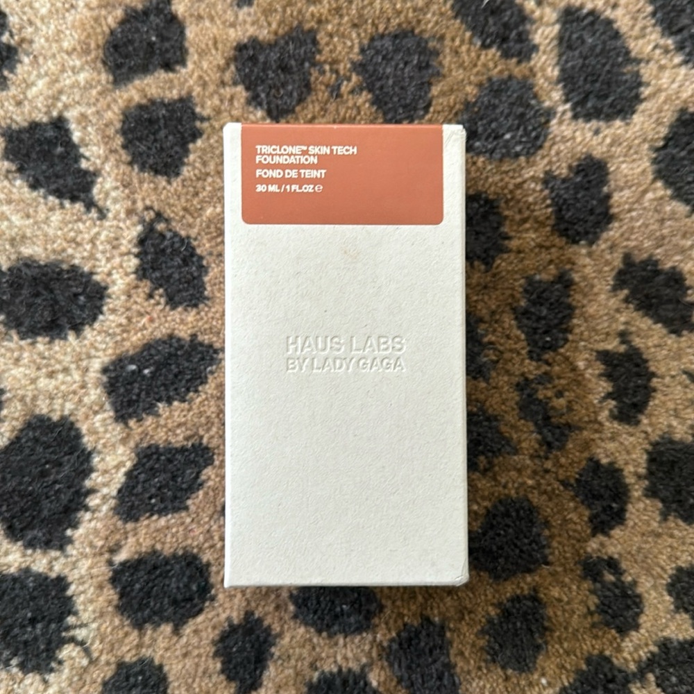 HAUS LABS TRICLONE SKIN TECH FOUNDATION shade 400 medium deep warm